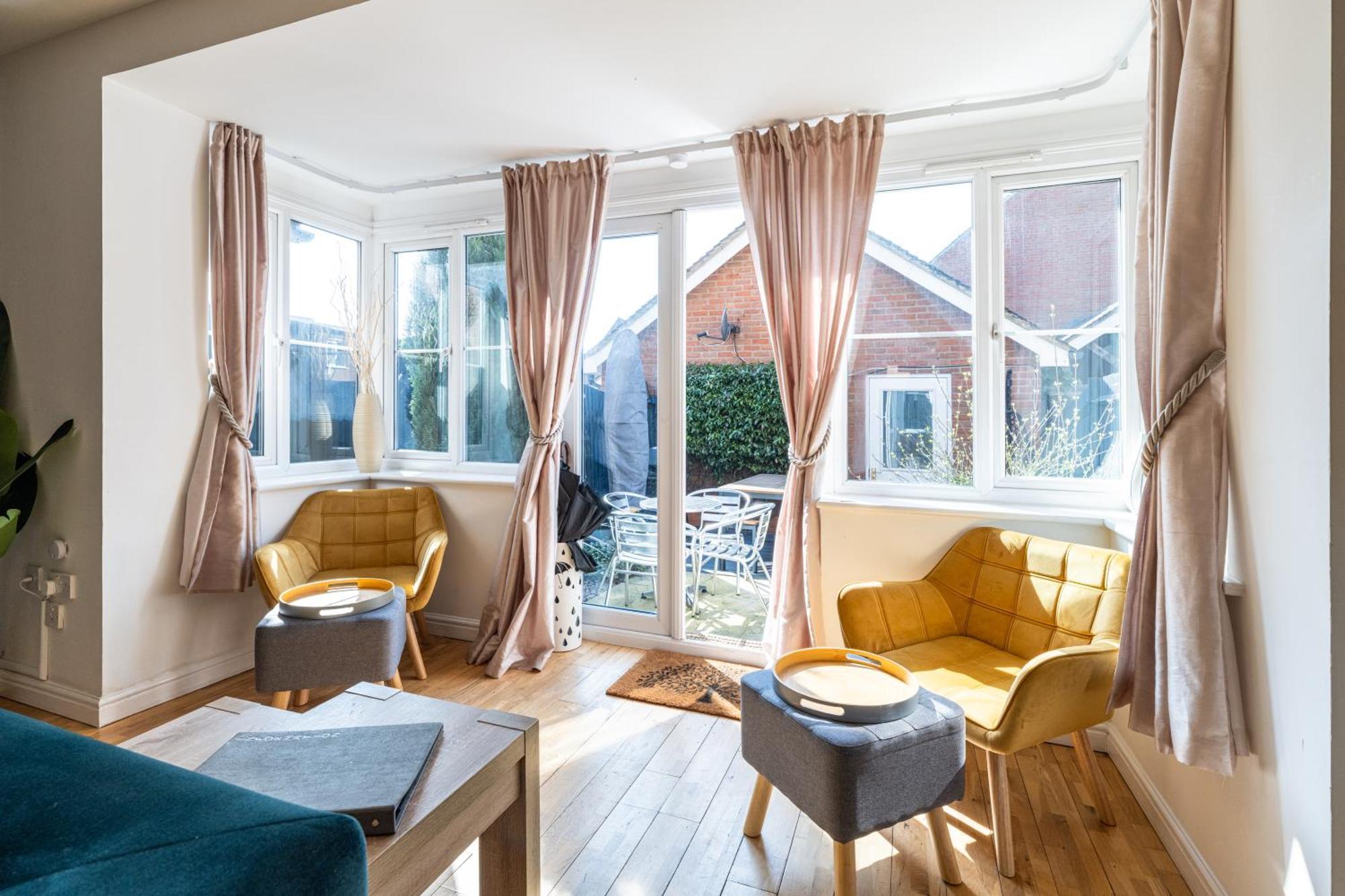Modern And Spacious Home From Home 1 Mile From M1 - With Netflix, Prime Video, Ps5, Free Parking, Superfast Wifi, Bbq - Sleeps 11 - By Brightleap Apartments Мілтон-Кінз Екстер'єр фото